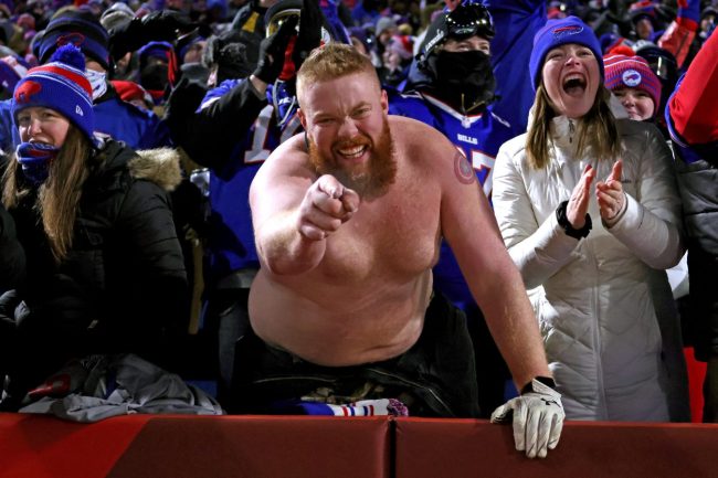 Vikings fan learns the hard way that breaking tables isn't as easy as Bills  Mafia makes it look 