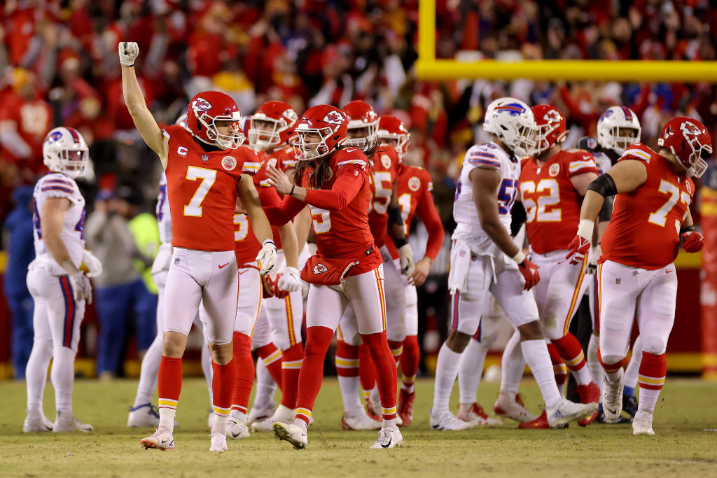 The “Game Of The Year” Between The Chiefs And Bills Ends With Chiefs Win In  Overtime