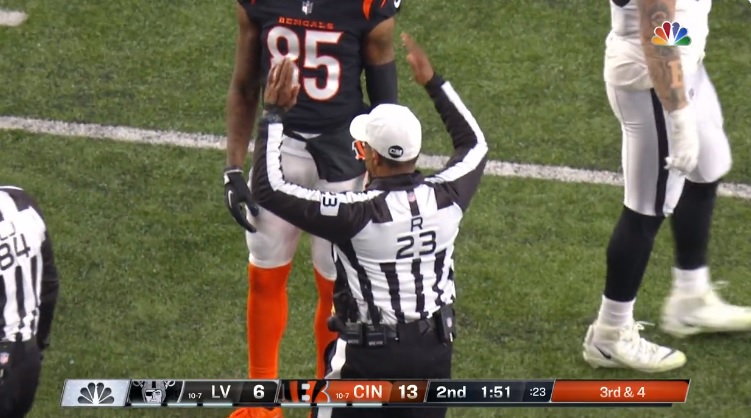 Raiders fans react to whistle noncall in Bengals game, Raiders News