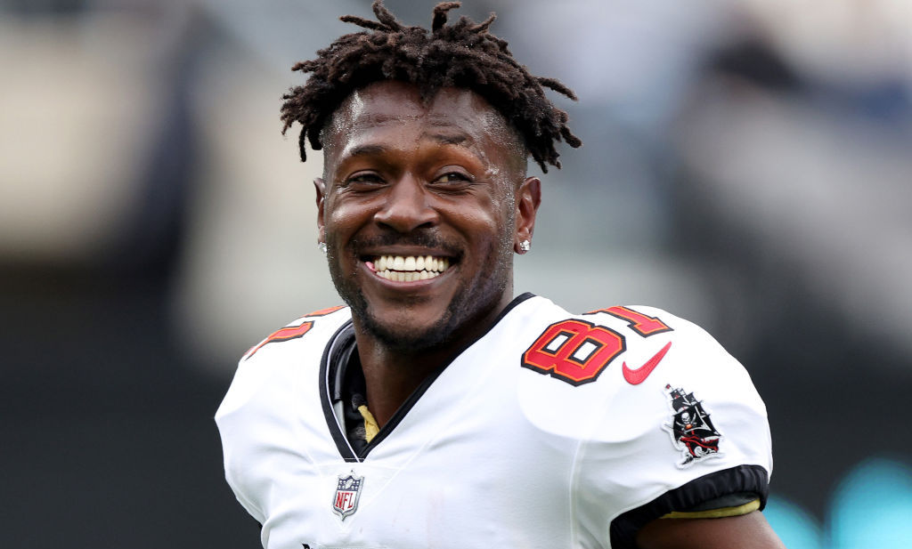 Antonio Brown reveals his side of the story from outburst vs. Jets