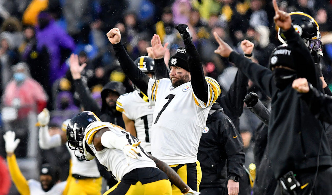 Steelers Fans Went Through All The Emotions During The Raiders Game