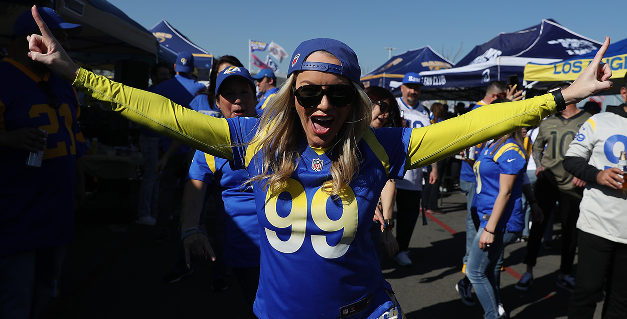 Rams hold Super Bowl rally before exclusive crowd at Oaks Christian