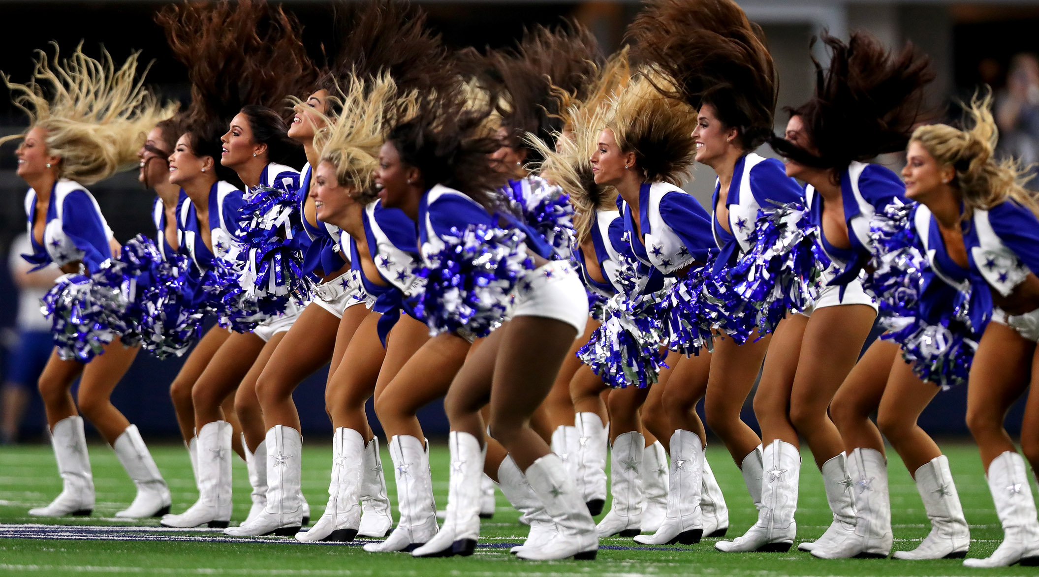 Cowboys paid $2.4 million to settle cheerleaders' peeping allegations  against P.R. executive - AS USA