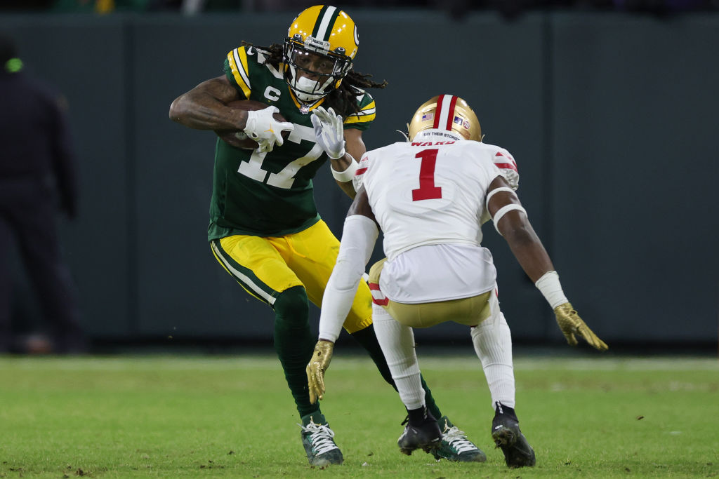 Syndication: PackersNews Green Bay Packers wide receiver Davante Adams (17)  evades Chicago Bears saf