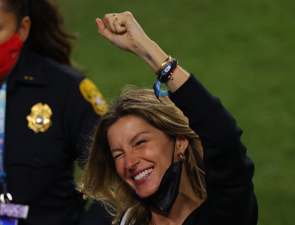 Gisele Showed Off Her Jiu-Jitsu Skills And Fans Joked About Tom Brady's Safety If He Tries To Un-Retire