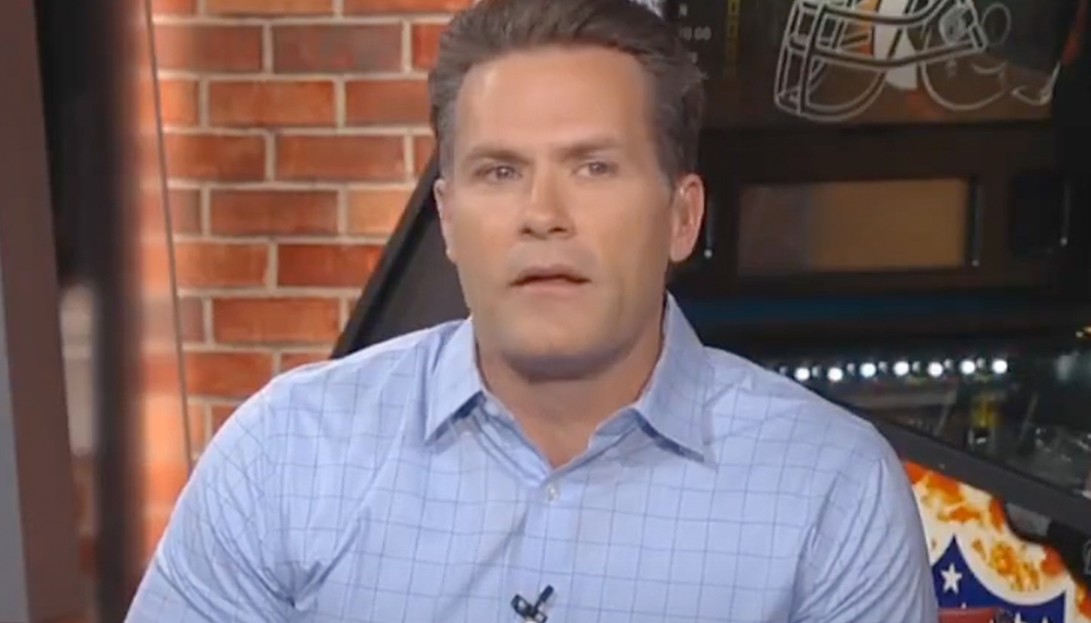 Kyle Brandt makes awkward 'World Wars' joke live on TV with Good Morning  Football on the road in London