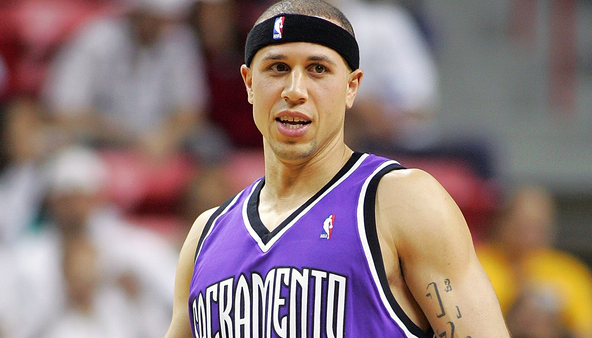 Mike Bibby's muscle-boung Instagram photo has social media in shock