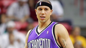 Shocked NBA Fans React To 43-Year-Old Mike Bibby Looking Swole AF In Viral Pic