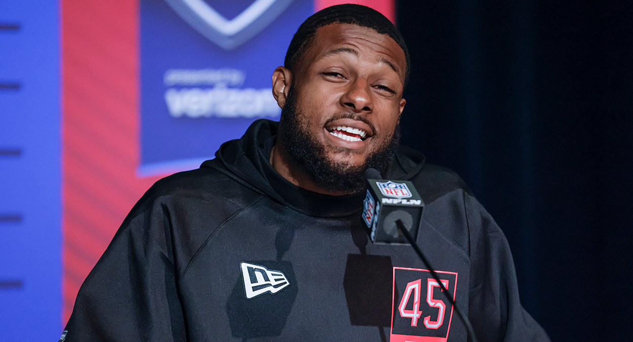 Kayvon Thobdeaux Explains How N.Y. Giants Gave Him A 'Hard Time'