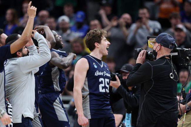 college-basketball-world-reacts-saint-peters-upset-kentucky-march-madness