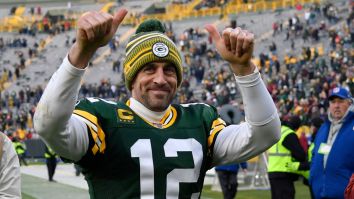 NFL Fans React To Packers Reportedly Signing Aaron Rodgers To 4-Year, $200 Million Deal That Includes $150 Million Guaranteed