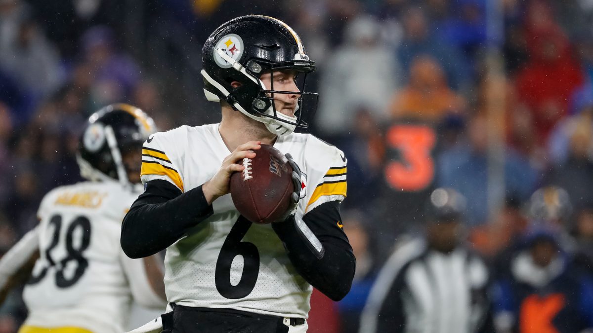 baker mayfield in steelers uniform