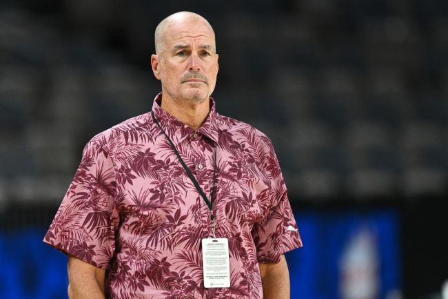Jay Bilas Wants College Basketball Coaches To 'Leave Officials Alone'