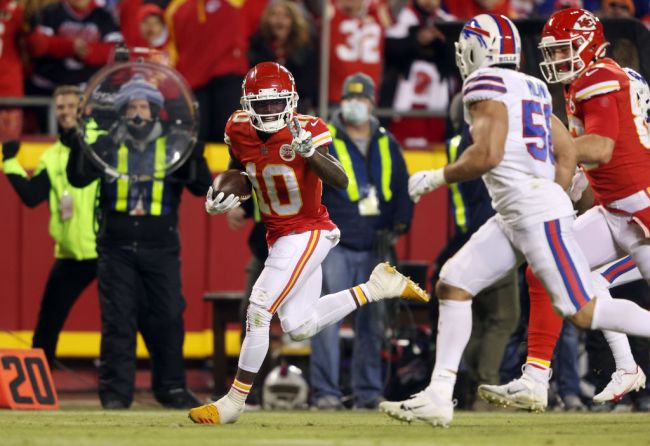 kansas-city-chiefs-looking-another-blockbuster-move-wide-receiver