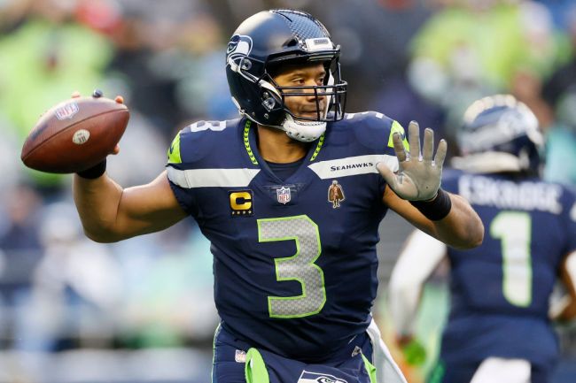 one-team-reportedly-made-strong-offer-russell-wilson