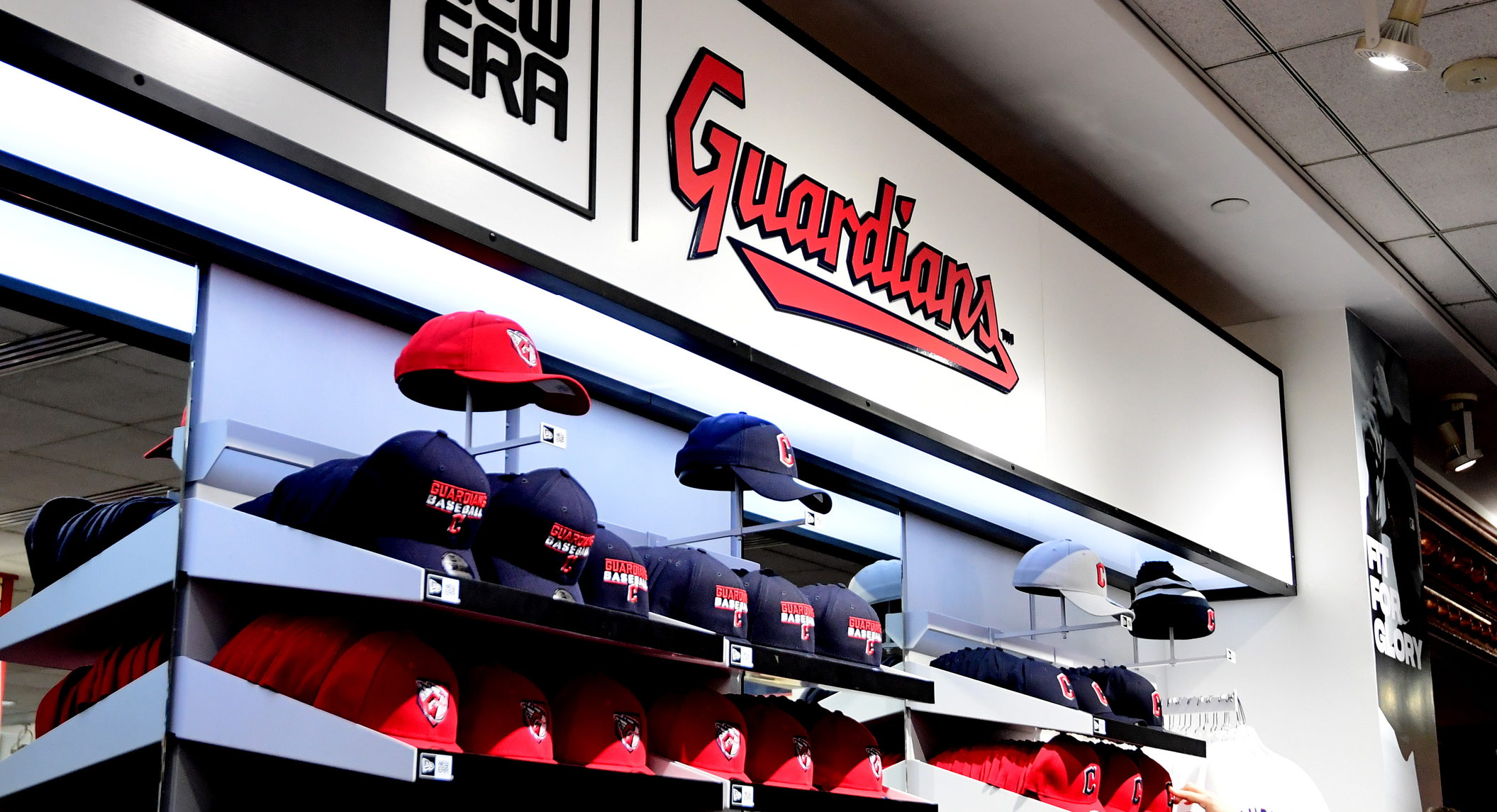 MLB Fans React To Cleveland Indians Changing Name And Logo To Cleveland  Guardians - BroBible