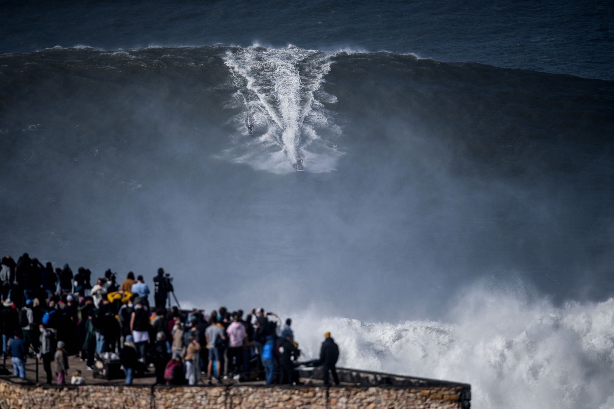 Mason Barnes Stuns Big Wave Surfing World With 100Foot Wave