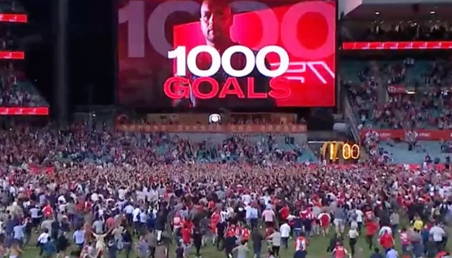Fans Storm Aussie Rules Football Match For Buddy Franklin Goal Milestone