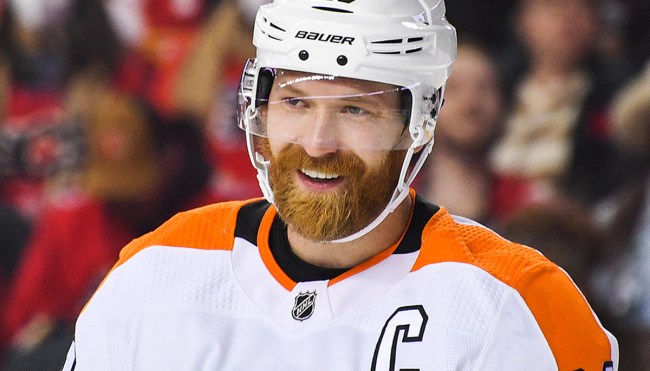 Claude Giroux's Dad Surprises Him Before 1,000th NHL Game