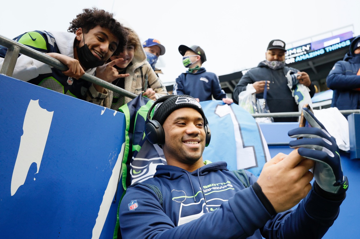 Seahawks fan has ridiculous logo hat (Photos)