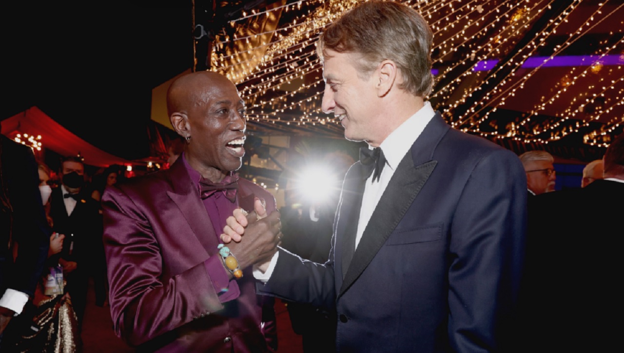 Tony Hawk Takes Picture With Wesley Snipes At Oscars Jokes About Long tony-hawk-takes-picture-with-wesley-snipes-at-oscars-jokes-about-long
