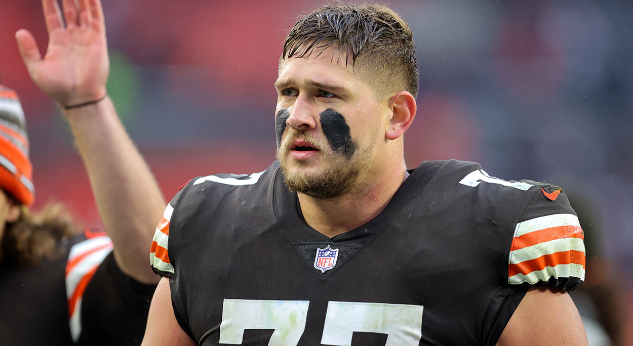 Wyatt Teller Cleveland Browns Practice-Used #77 Brown Jersey from the 2021  NFL Season