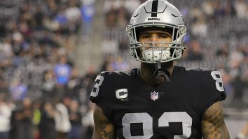 The Packers Reportedly Want Raiders TE Darren Waller And Fans Are Losing Their Minds