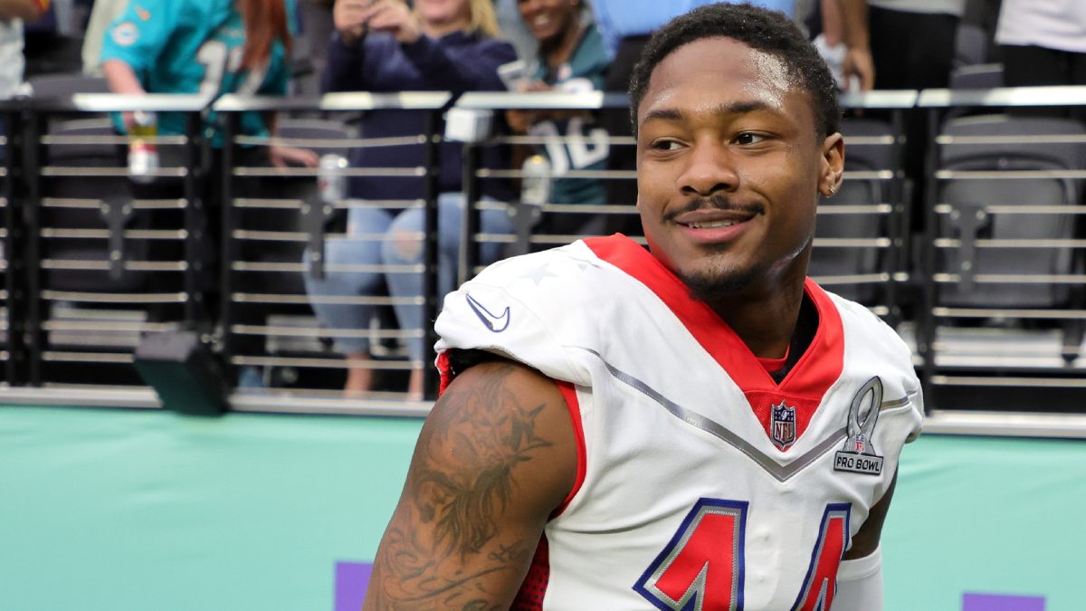 Receiver Stefon Diggs to Bills Mafia: I'm not leaving.