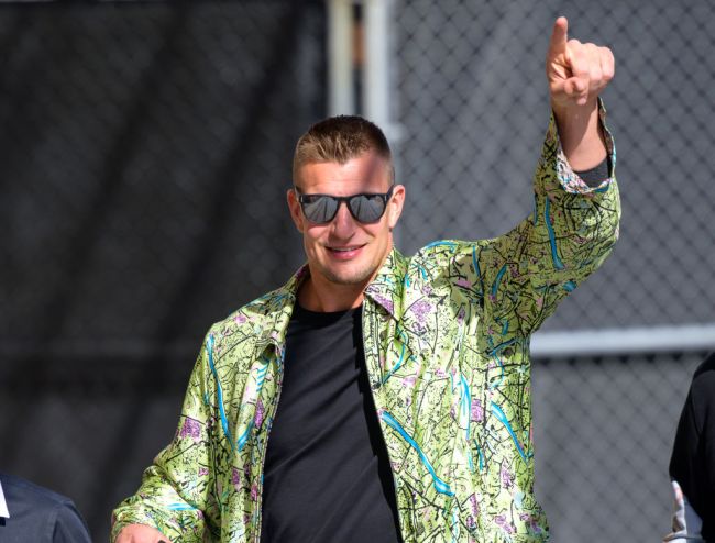 rob-gronkowski-reveals-only-thing-standing-in-way-negotiations-buccaneers