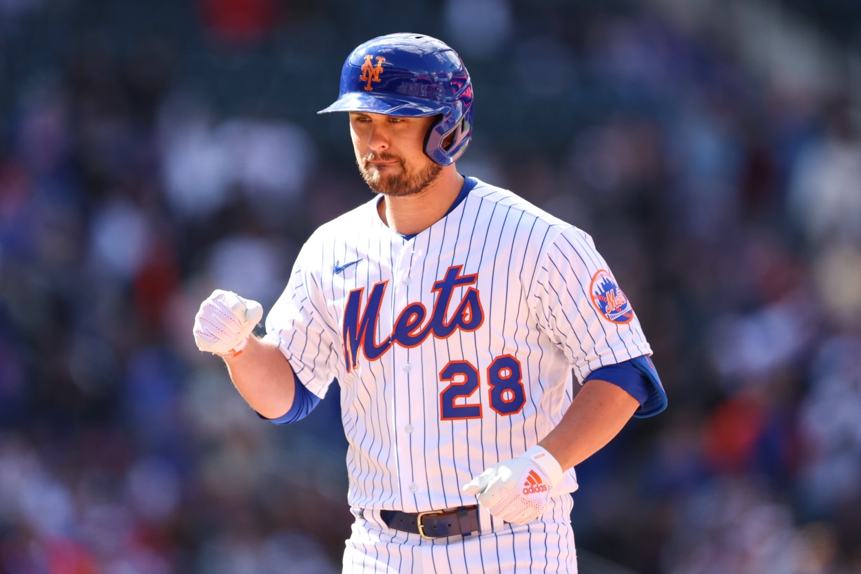 J.D. Davis finally gets first chance at first base with Mets