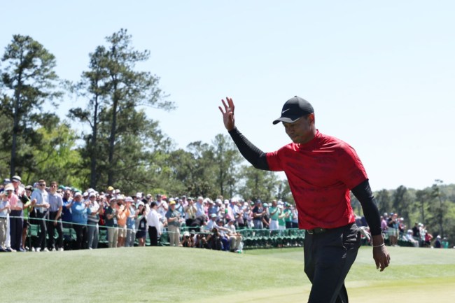 tiger woods standing ovation 72nd hole masters