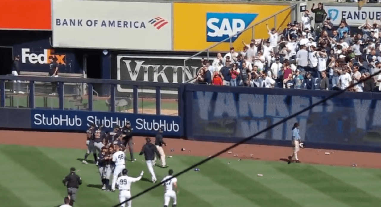 Yankees Fans Throw Beer Bottles At Cleveland Guardians Outfielders