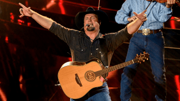 127,000 Louisianimals Singing ‘Callin’ Baton Rouge’ With Garth Brooks In Death Valley Is Insane (Video)