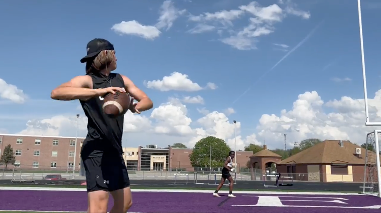 Ambidextrous QB Mikey Gow Throws Absolute Lasers With Both Arms