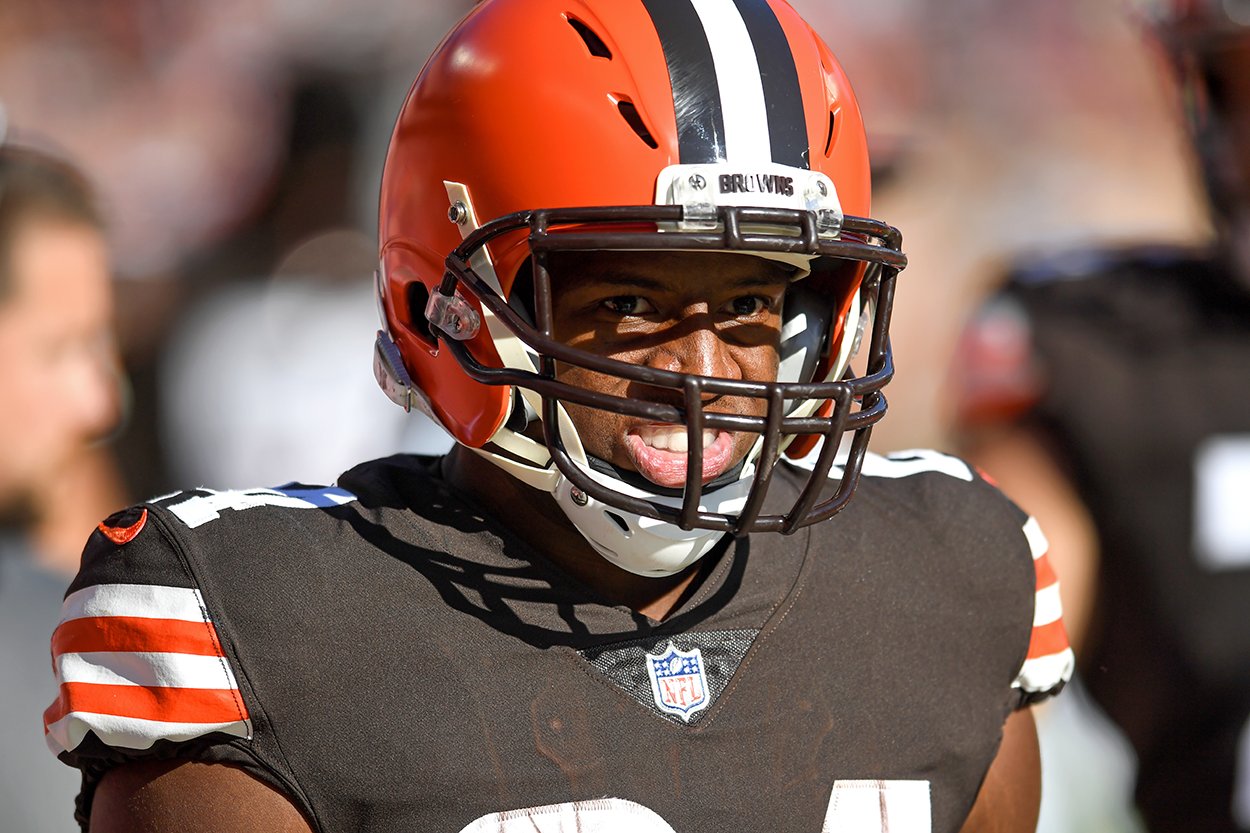 Nick Chubb squatting 675 pounds 