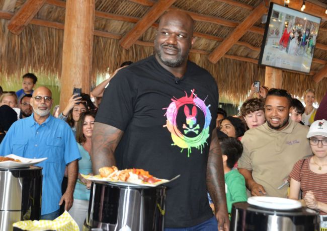 Shaquille O'Neal reveals he enjoys vegan diet, Shaq likes healthy plant-based versions of foods like cheeseburgers from Slutty Vegan