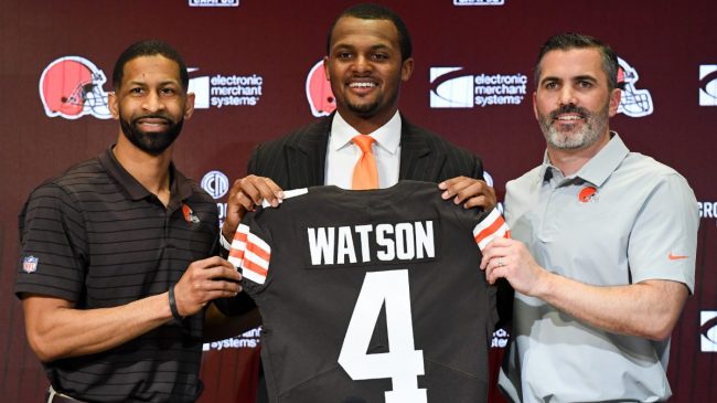 Browns odds suggest Deshaun Watson will play in 2022