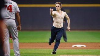 Brewers Fan Leads 6 Security Guards On Wild Goose Chase After Storming The Field