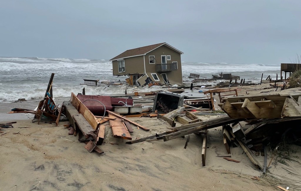 Video Of $381K Cape Hatteras House Collapse Goes Viral, Twitter Reacts