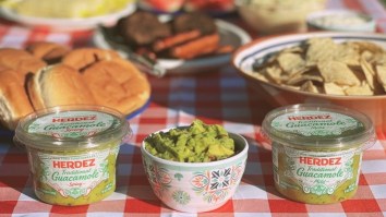 Why HERDEZ® Guacamole Is The Perfect Game Day Snack For Tailgating This Football Season