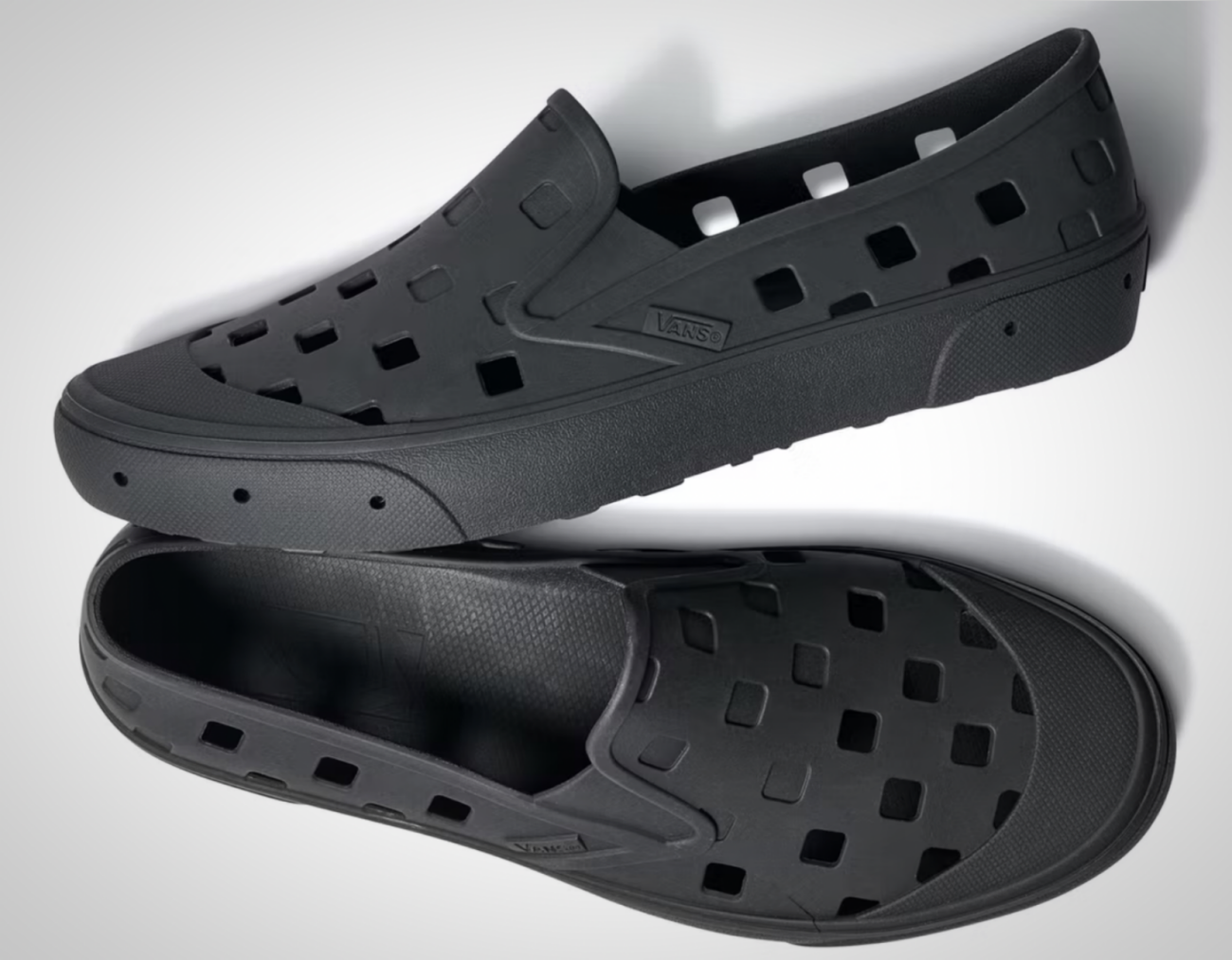 black sliders with buckle