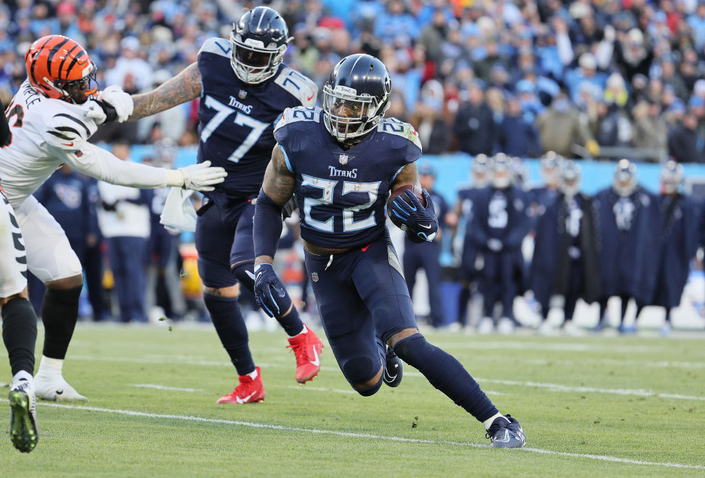 Tennessee Titans' Derrick Henry thanks kitchen, maintenance staff after  securing rushing title