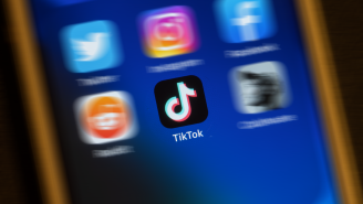 Internet Reacts To FCC Commissioner Demanding Apple, Google Remove TikTok From Their App Stores