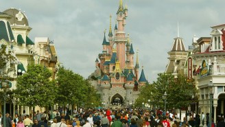 Disney Offers To Make Things Right After Theme Park Employee Bizarrely Ruined Man’s Marriage Proposal In Viral Video