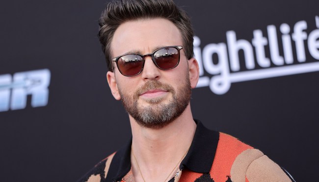 Chris Evans Reveals Was Still Using An iPhone 6S In 2022