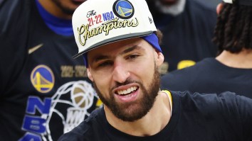 Klay Thompson’s Pulls Out Amazing Replacement After Championship Hat Flies Off During High-Speed Boat Ride To Warriors Victory Parade