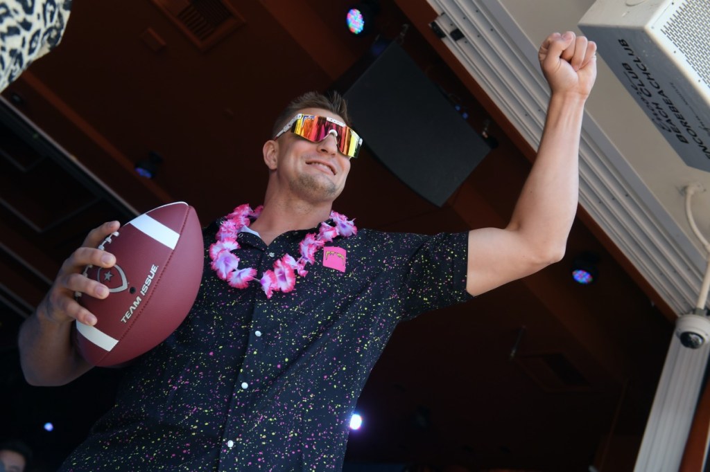 Rob Gronkowski Shared A Very Cool Bucs Story In His Retirement Announcement