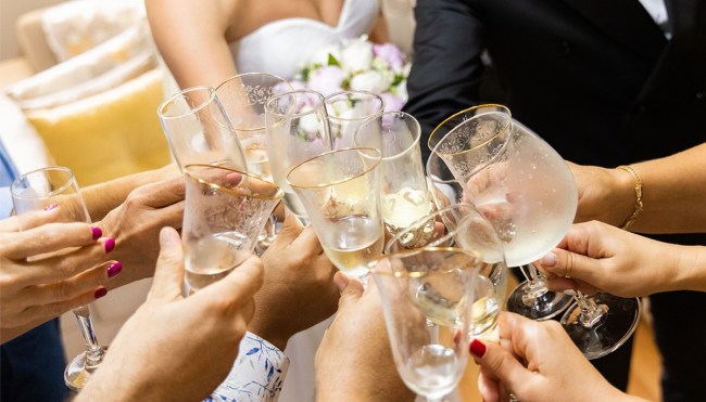 Video Shows How Wedding Guests Change Between First And Last Drink