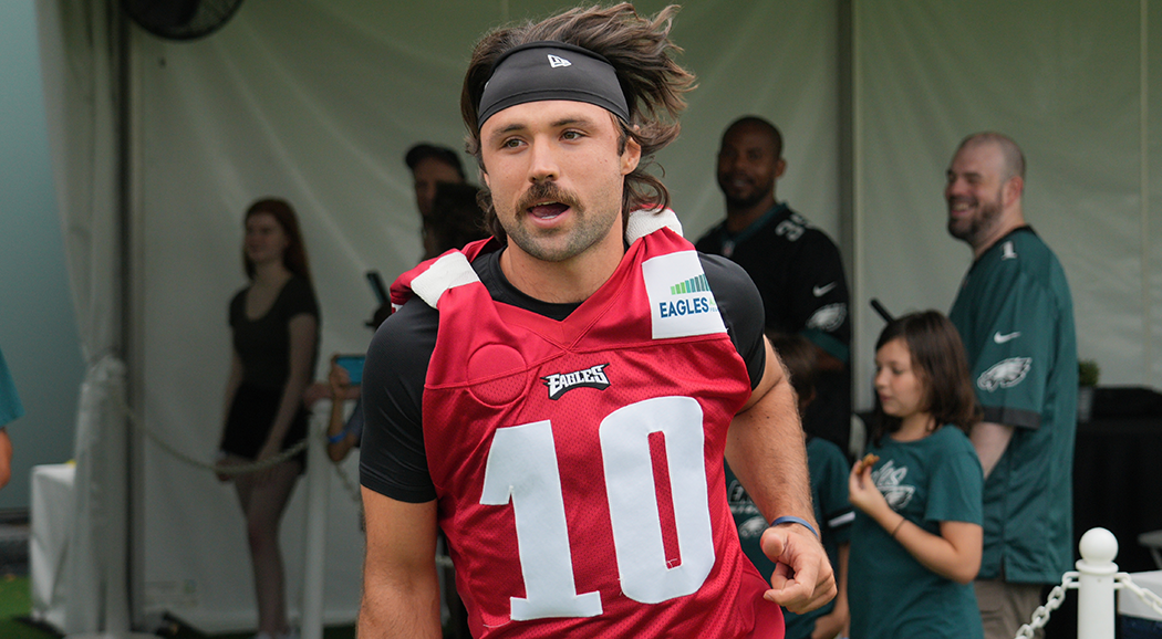 Eagles QB Gardner Minshew lived in a bus outside his local gym this  offseason