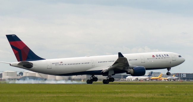 Delta Air Lines Reportedly Offered Passengers 10000 To Give Up Their Seats